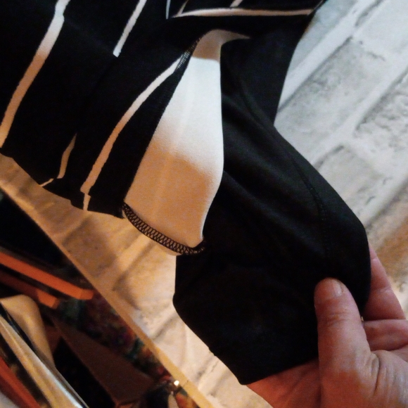 NWOT: BANNANA REPUBLIC; WOMENS STRIPED TUNIC TANK TOP. - Picture 5 of 6